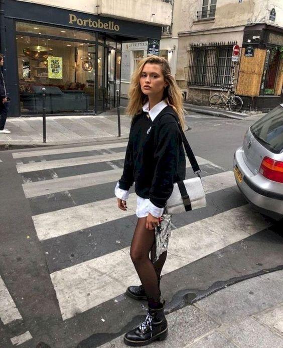 sweater vest outfit_με_λευκό πουκάμισο_και_μαύρη_ζακέτα_