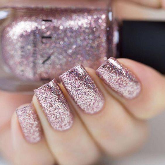 νύχια_με_ροζ γκλίτερ_