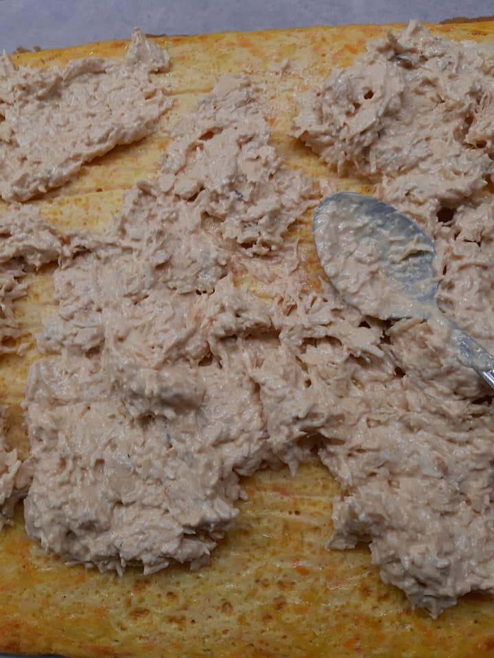 Ρολό ομελέτας με κοτόπουλο , πιπεριές και καρότο _Συνταγη _