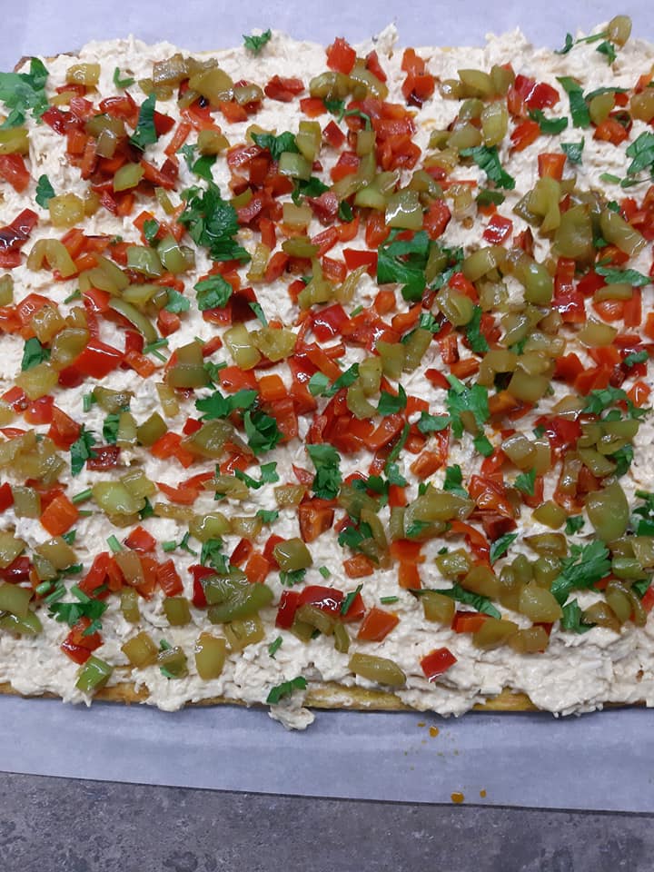 Ρολό ομελέτας με κοτόπουλο_ πιπεριές και καρότο _