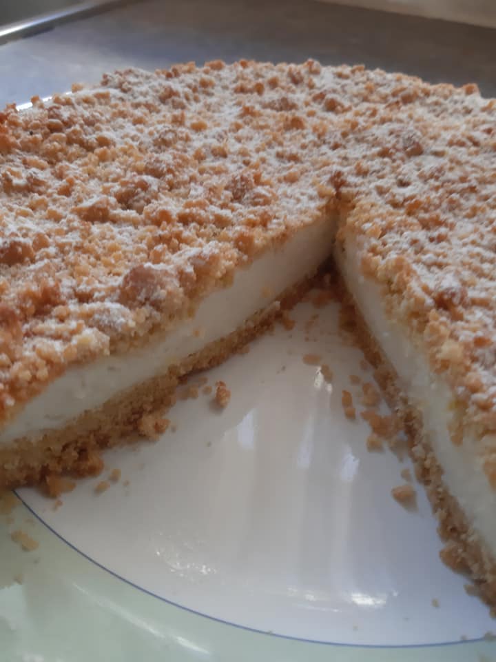 κραμπλ_κέικ με_κρέμα_γιαουρτιού_