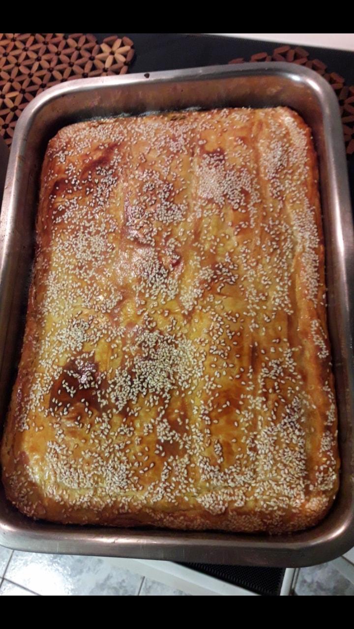 Τυρόπιτα φουσκωτή με σφολιάτα_