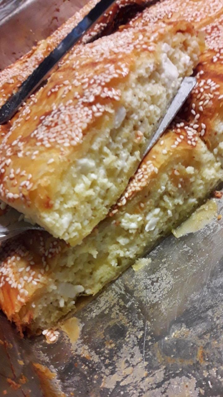 Τυρόπιτα φουσκωτή με σφολιάτα_ Συνταγή_ 