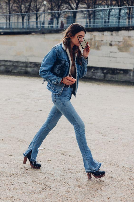 split_hem_jean_με_jean_jacket_και_μαύρα παπούτσια_με_ψηλό τακούνι_ split_hem_jean_με_jean_jacket_και_μαύρα παπούτσια_με_ψηλό τακούνι_