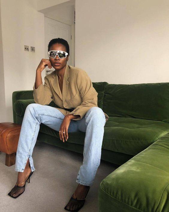 γαλάζιο_split_hem_jean_με_καφέ_πουκάμισο_ γαλάζιο_split_hem_jean_με_καφέ_πουκάμισο_