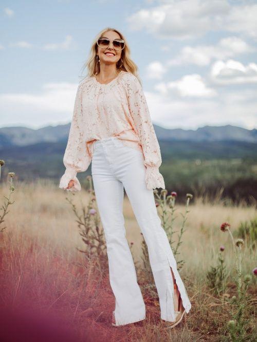 λευκό split hem jean_με_ροζ_μπλούζα_ λευκό split hem jean_με_ροζ_μπλούζα_