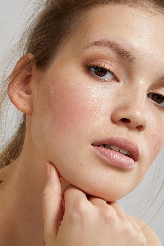 ιδέες_για_no_make up_μακιγιάζ_με_σκιά_ρουζ_και_ενυδατική κρέμα_