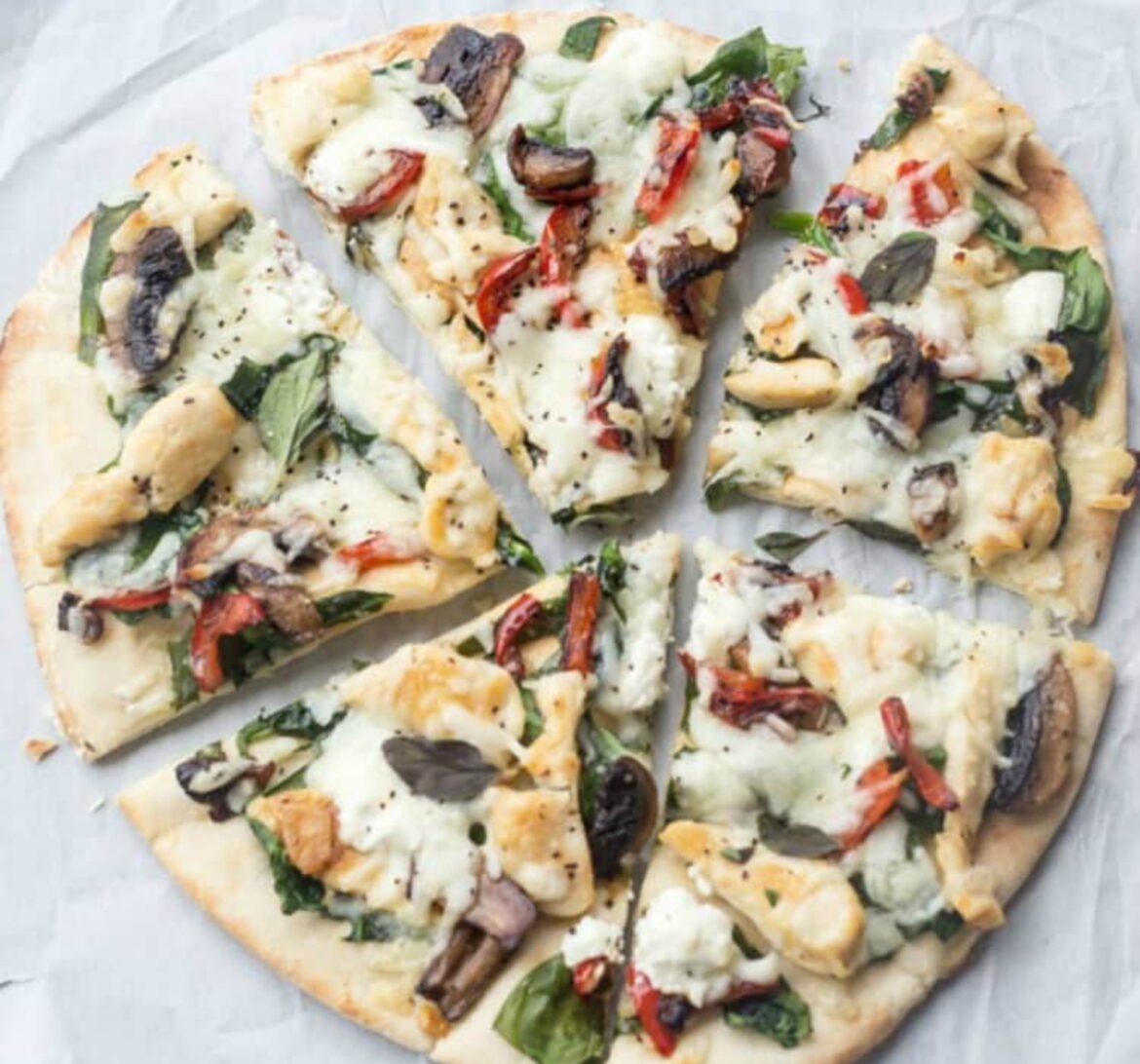 σπιτική πίτσα_με_σπανάκι_και_κοτόπουλο_