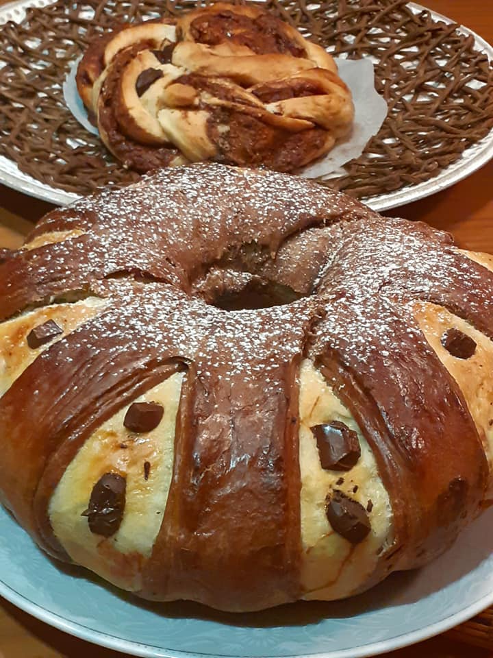  Δίχρωμο τσουρεκοκέικ_ 