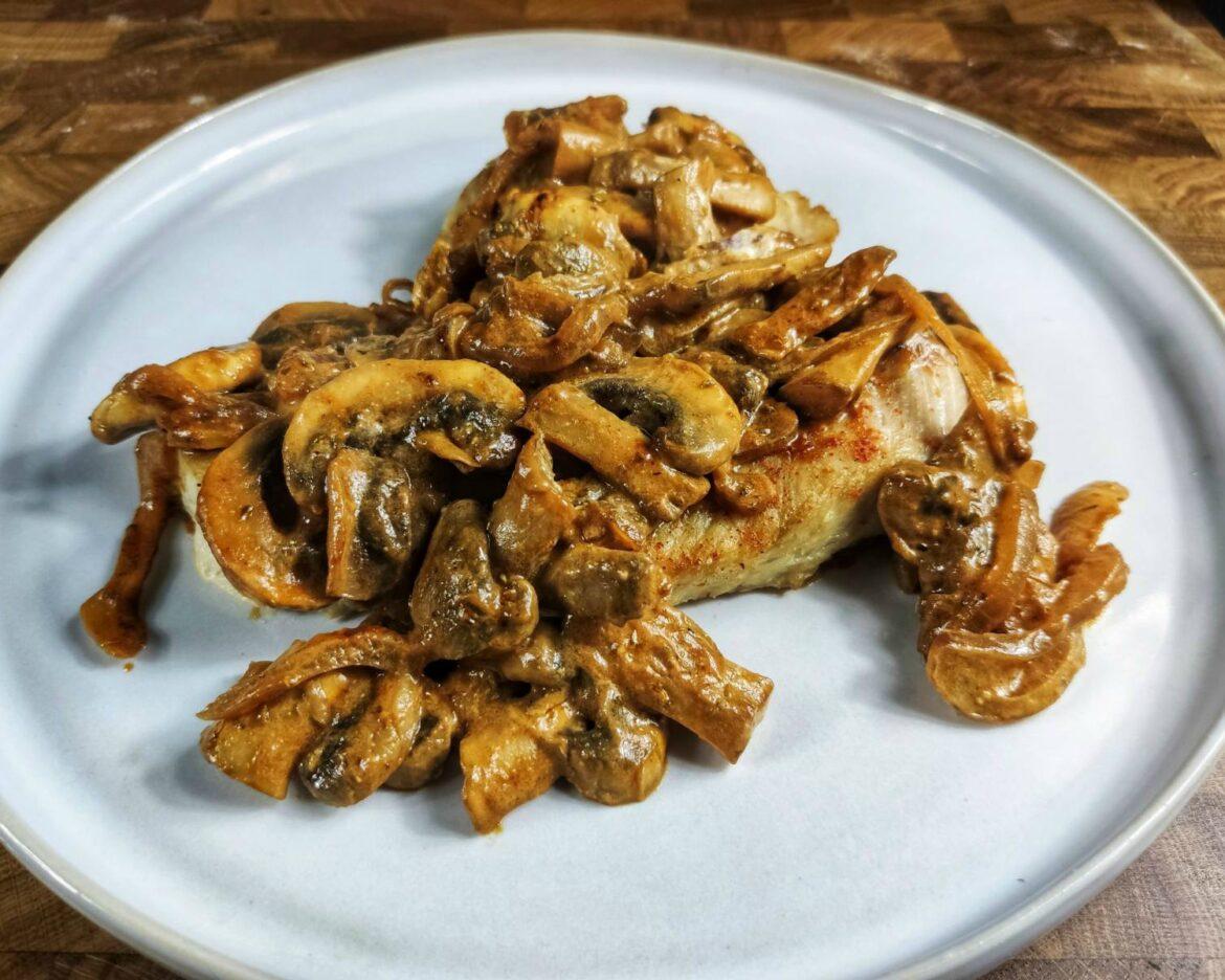 Ψητή_πέρκα_με_σάλτσα_μανιταριών_