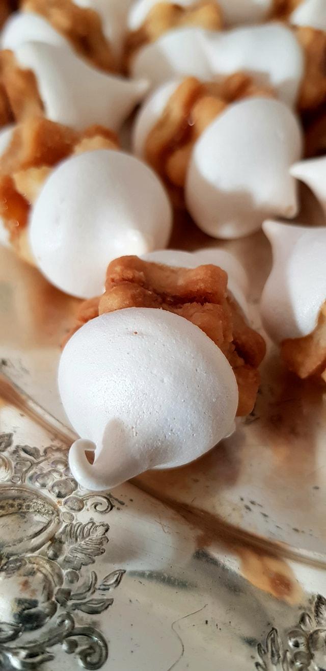 μίνι γεμιστά μπισκότα με μαρμελάδα και μαρέγκα _Συνταγη_ 