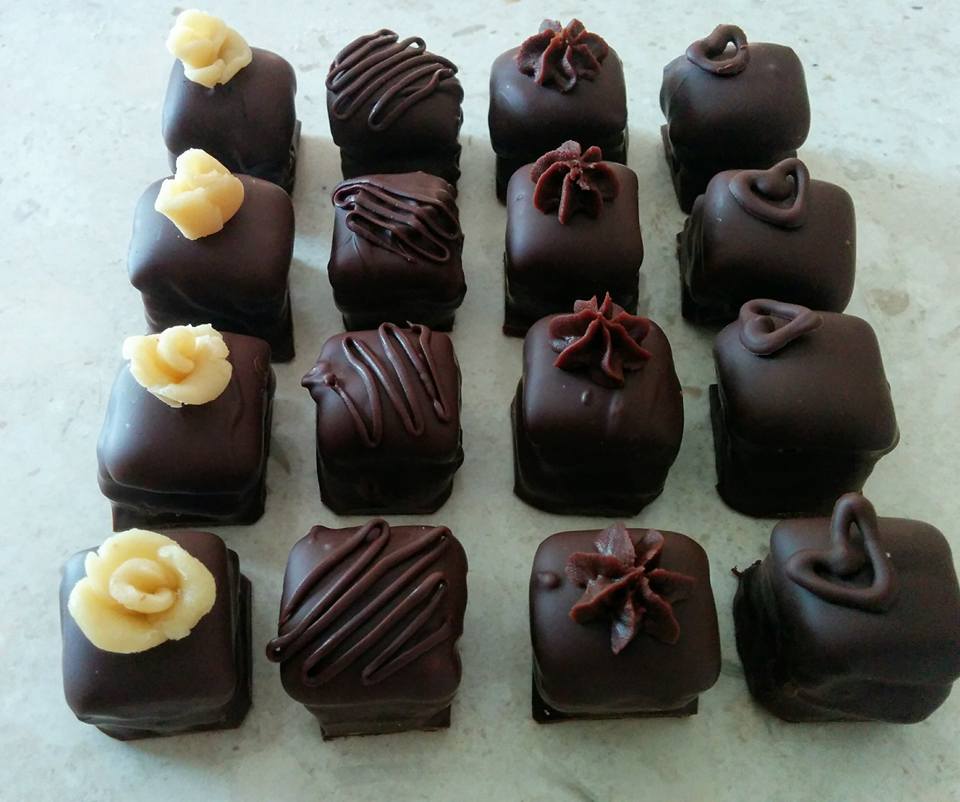 Σοκολατάκια γεμιστά_ με αμυγδαλόπαστα και ζελέ_Συνταγη _