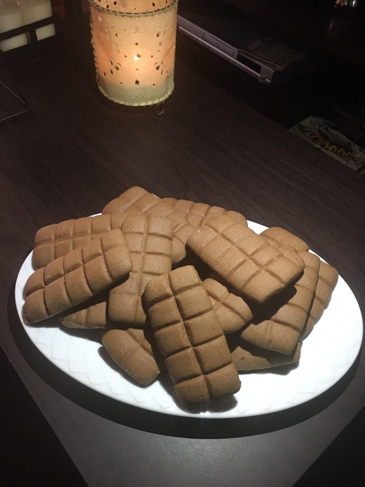 μπισκότα_σε_σχήμα_σοκολάτας_