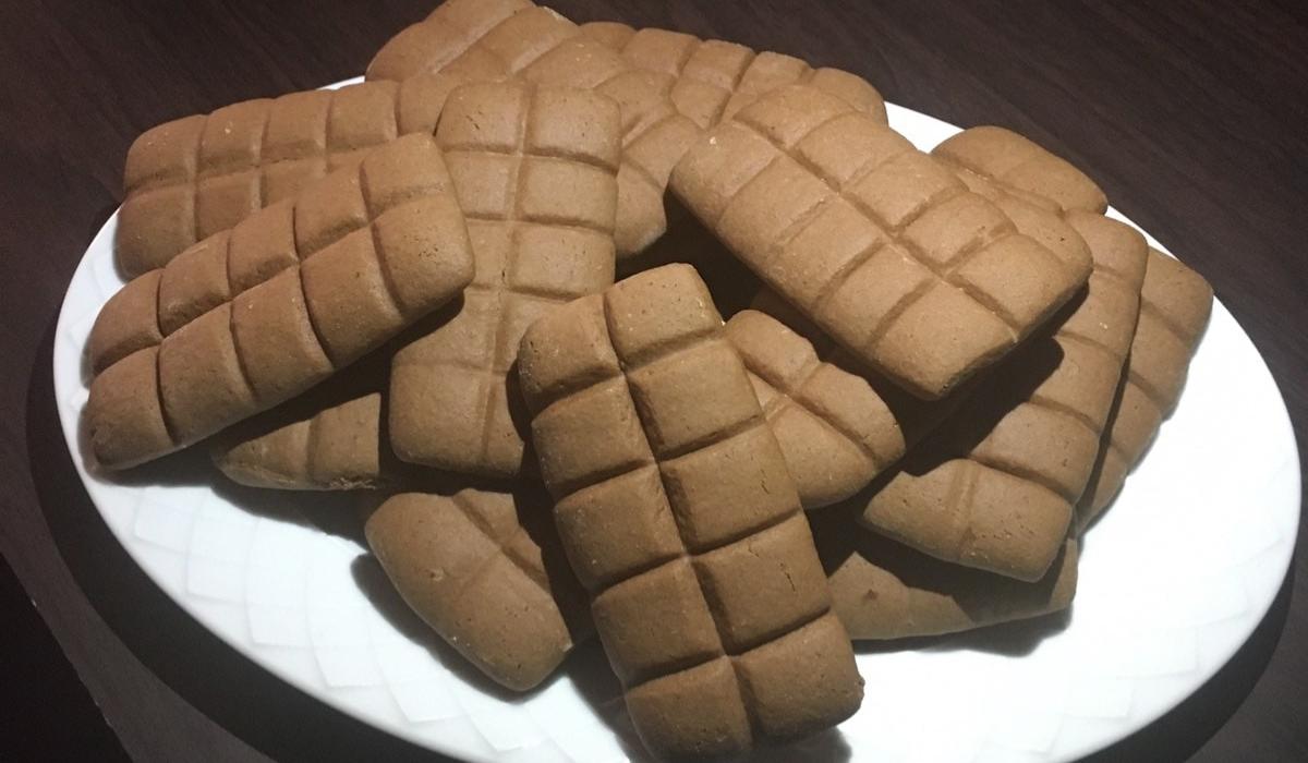 Συνταγή για μπισκότα σε σχήμα σοκολάτας_