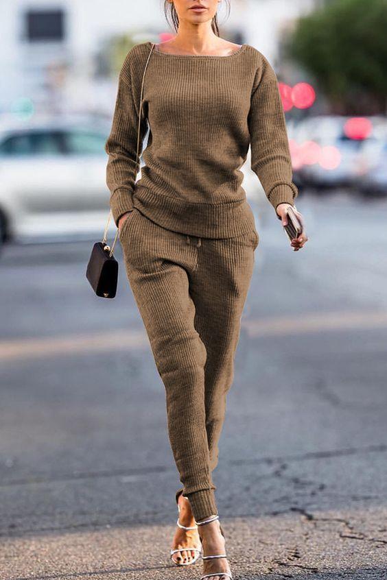 loungewear_γυναικείο outfit_σε_κοτλέ_σχέδιο_