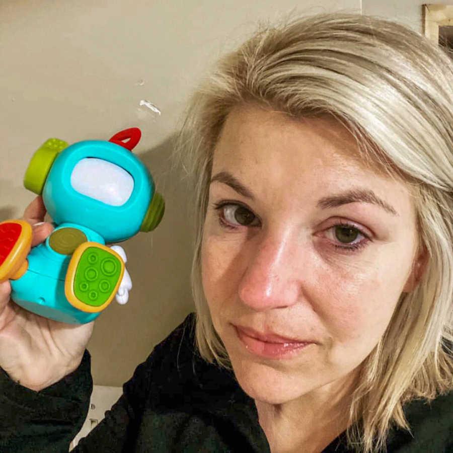 αφήστε_με_μόνη_μητέρα_εξομολογείται_την_δυσκολία_του_να_μεγαλώνεις_παιδιά_στην_καραντίνα_