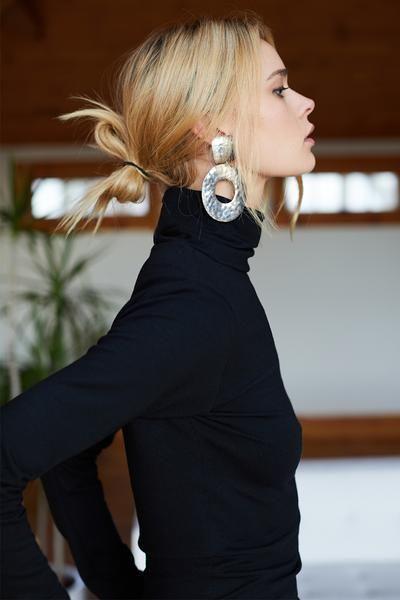 ατημέλητο_χτένισμα_με_κότσο_