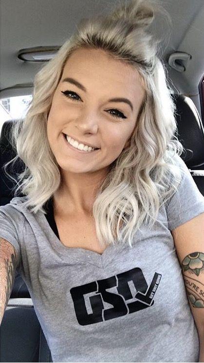 καρέ_μαλλιά_μισά_πάνω_μισά_κάτω_casual_