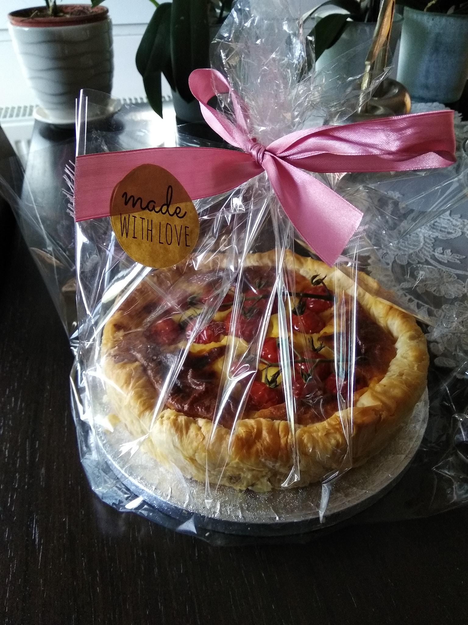 τάρτα_με_φύλλο_κρούστας_τυριά_και_ντοματίνια_