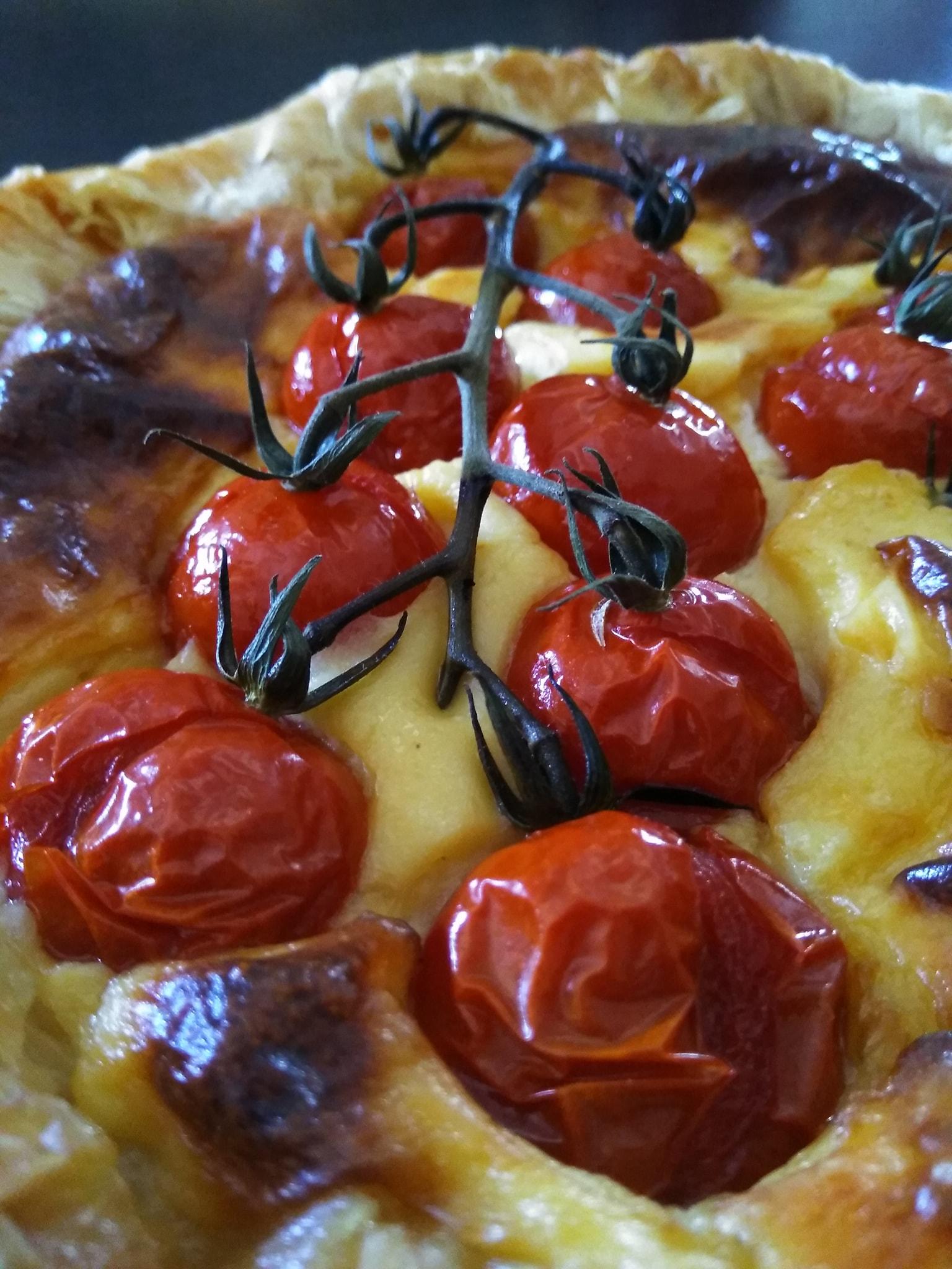 τάρτα_με_φύλλο_κρούστας_τυριά_και_ντοματίνια_ τάρτα_με_φύλλο_κρούστας_τυριά_και_ντοματίνια_