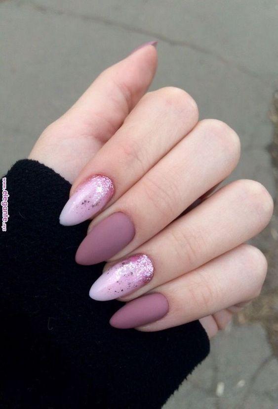 μοβ_και_ροζ_νύχια_με_γκλίτερ_Νυχια Μαρτιου_2021_