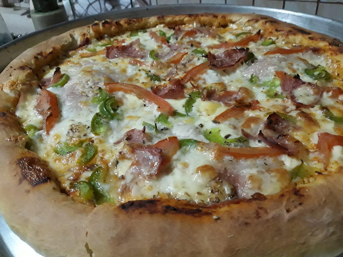 Πίτσα_ με Φιλαδέλφεια_ στο στεφάνι_