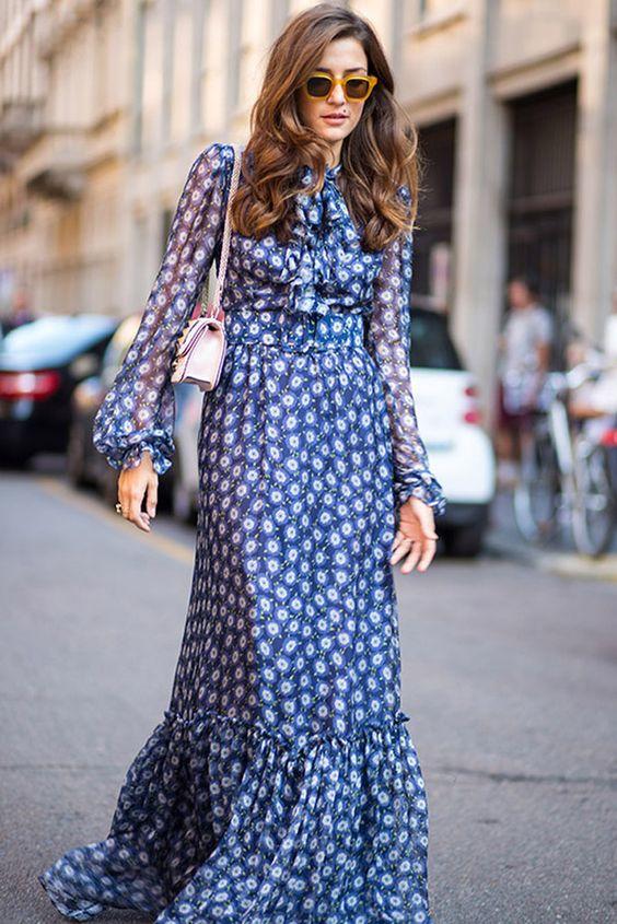 floral_ανετο _φόρεμα_μπλε_με_λευκά_λουλούδια_