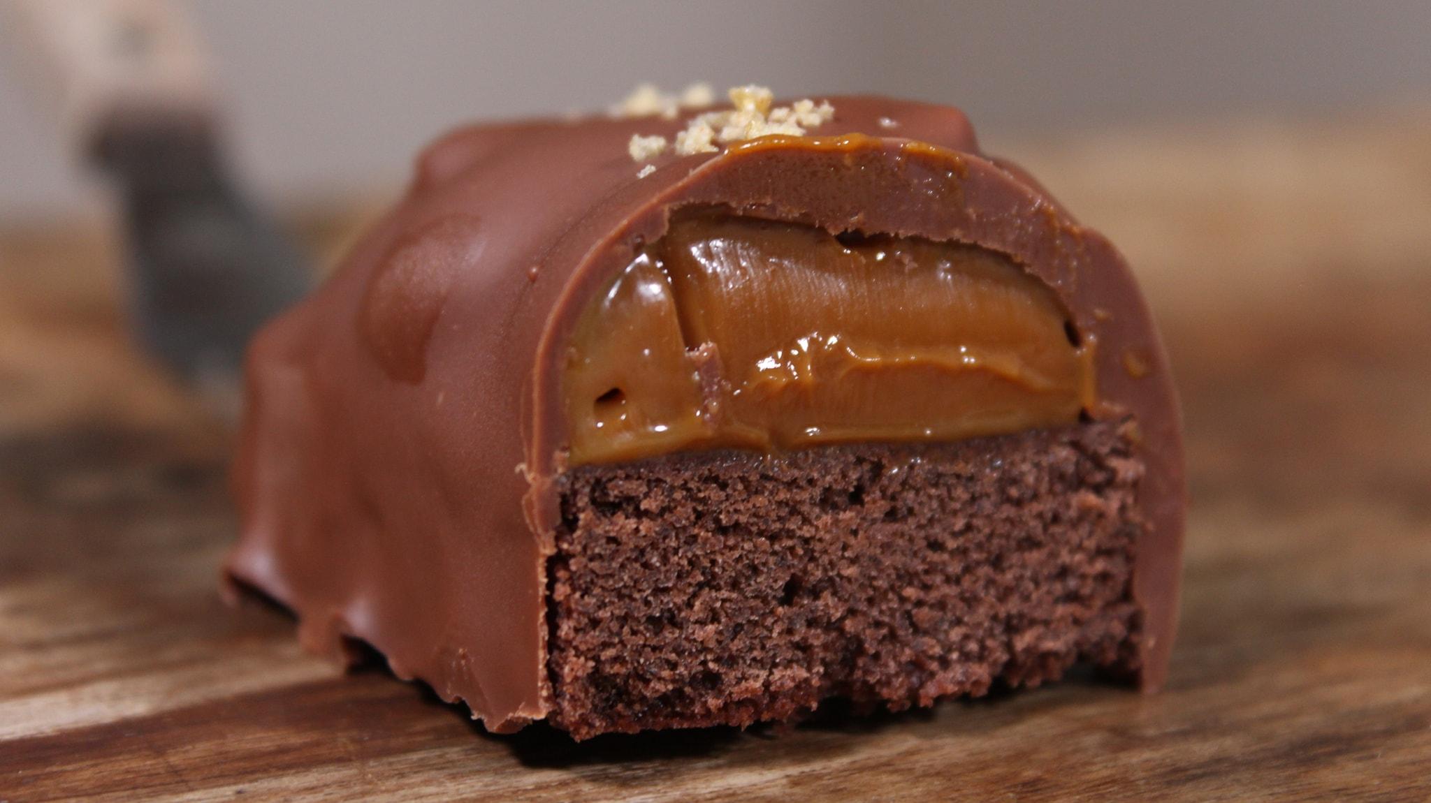 πάστες_ζαχαροπλαστέιου_με_καραμέλα_και_σοκολάτα_