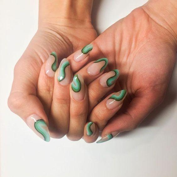 negative space nails_τάσεις_στα_νύχια_Άνοιξη_Καλοκαίρι_