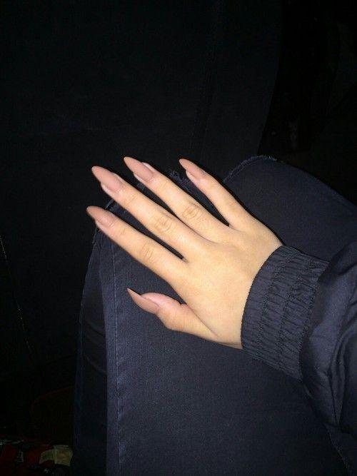 nude νύχια_τάσεις_στα_νύχια_Άνοιξη_Καλοκαίρι_