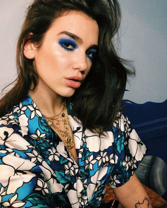 μπλε σκιά_στα_μάτια_ Οι νέες τάσεις στο μακιγιάζ για την Άνοιξη-Καλοκαίρι 2021_ μπλε σκιά_στα_μάτια_ Οι νέες τάσεις στο μακιγιάζ για την Άνοιξη-Καλοκαίρι 2021_