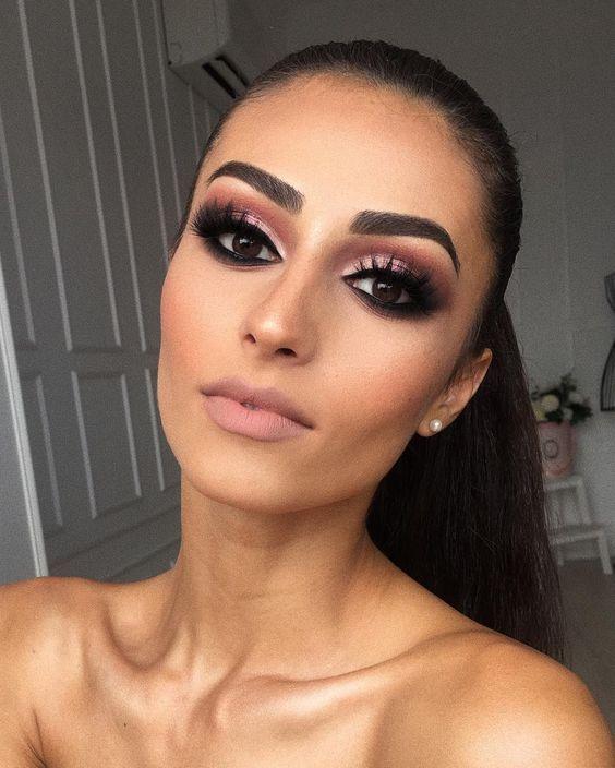 smokey eye_ιδέες_ smokey eye_ιδέες_ σκούρα_κραγιόν_ σκούρα_κραγιόν_ Οι νέες τάσεις στο μακιγιάζ για την Άνοιξη-Καλοκαίρι 2021_ smokey eye_ιδέες_ smokey eye_ιδέες_ σκούρα_κραγιόν_ σκούρα_κραγιόν_ Οι νέες τάσεις στο μακιγιάζ για την Άνοιξη-Καλοκαίρι 2021_