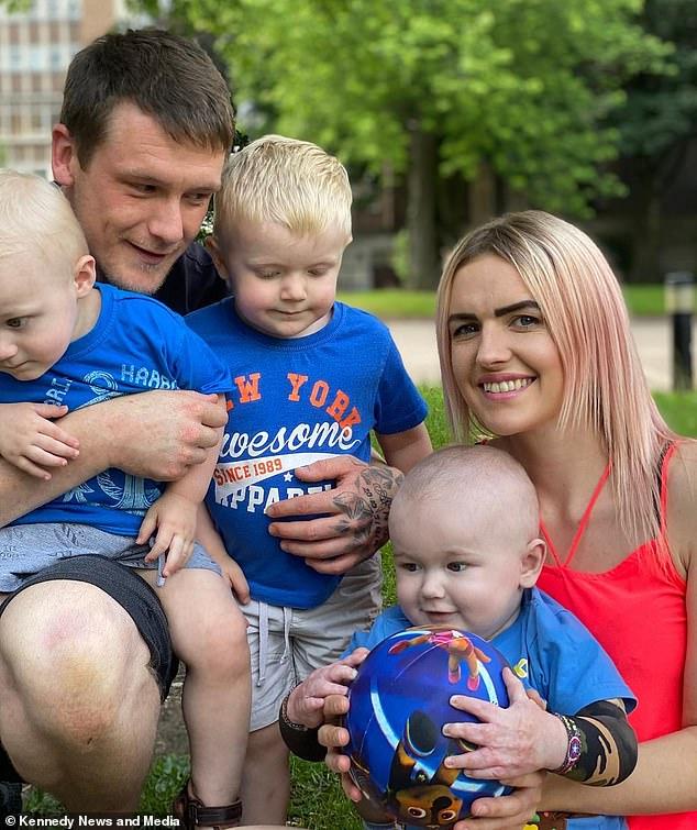 μαμά προειδοποιεί_το_παιδί_έπεσε_σε_καυτό_νερό_παιδικό ατύχημα_ μαμά προειδοποιεί_το_παιδί_έπεσε_σε_καυτό_νερό_παιδικό ατύχημα_