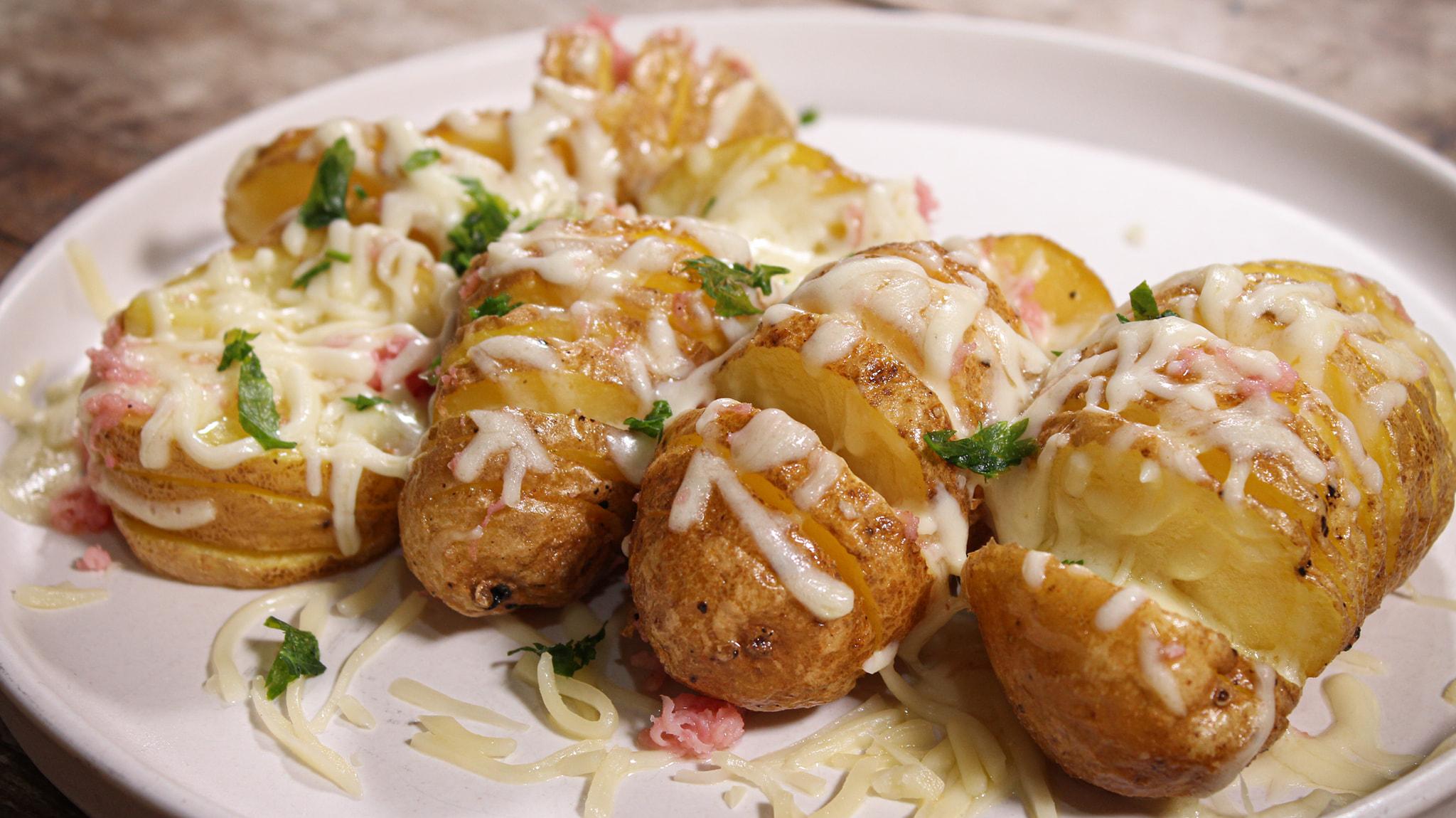 Τηγανιτές_ πατάτες_ ακορντεόν γεμιστές_