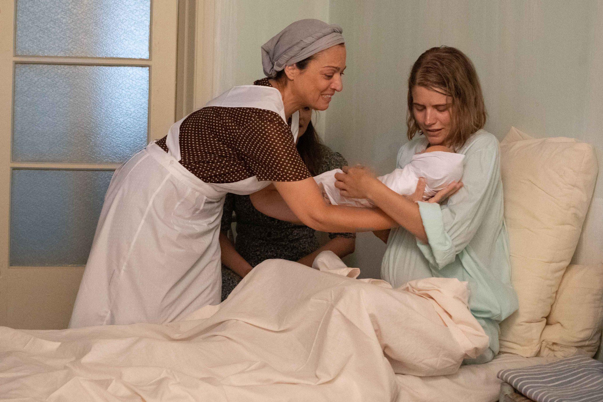 Άγριες Μέλισσες: Η Δρόσω ψάχνει μάρτυρες για τη δίκη με την Ασημίνα