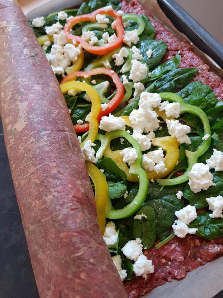 ρολό κιμά_ με σπανάκι_ και φέτα