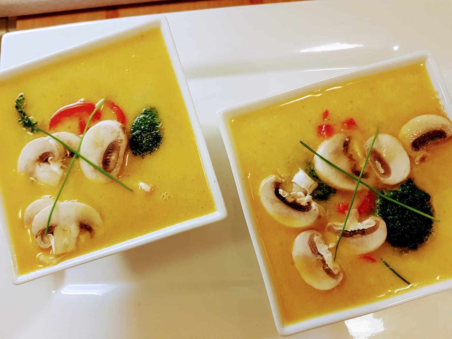 ασιατική κοτόσουπα_με_γάλα_καρύδας_