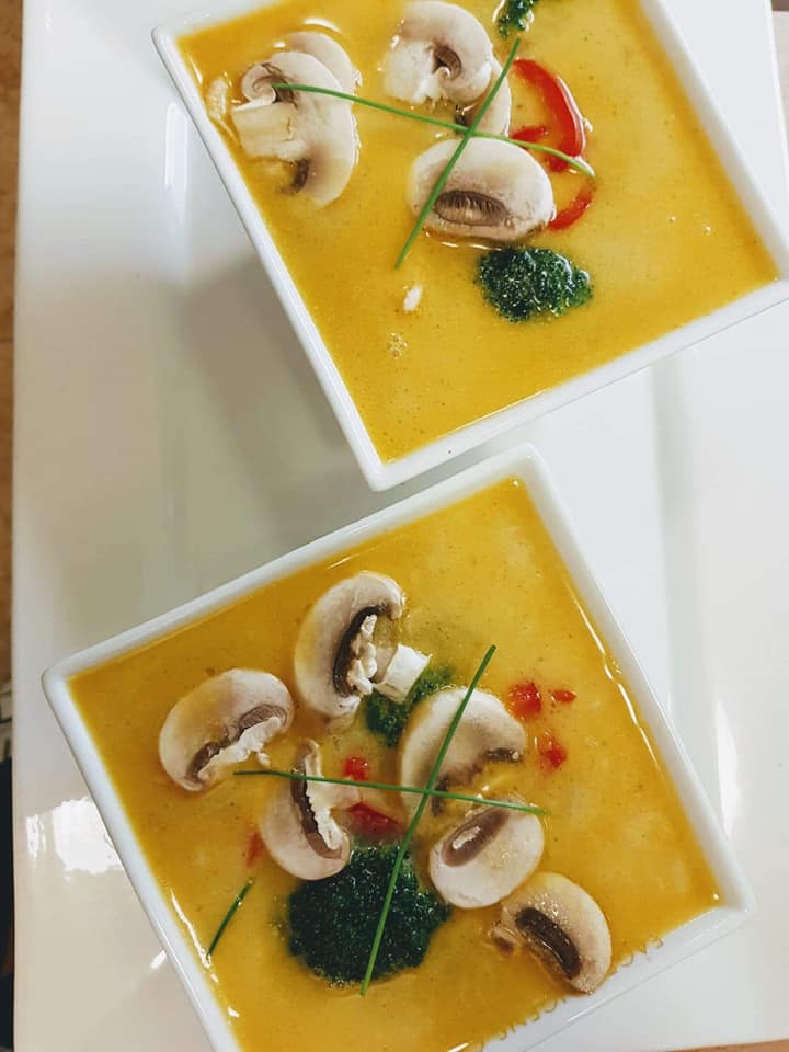 ασιατική κοτόσουπα_με_γάλα_καρύδας_ ασιατική κοτόσουπα_με_γάλα_καρύδας_