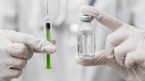 Αποσύρεται προβληματική παρτίδα εμβολίων