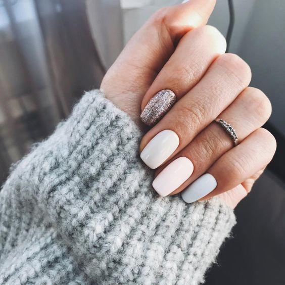 χρωματιστά_νύχια_σε_παστέλ_χρώματα_με_γκλίτερ_ χρωματιστά_νύχια_σε_παστέλ_χρώματα_με_γκλίτερ_