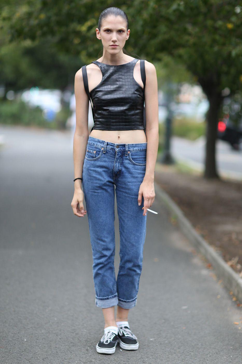 Baggy jeans: Ιδέες για να το συνδυάσεις