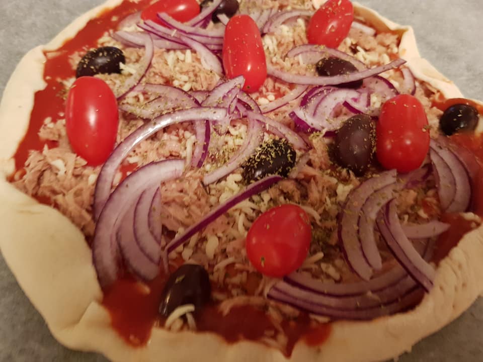 Μεσογειακή_ πίτσα_ με τόνο_