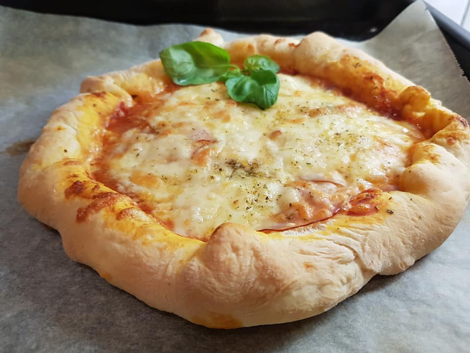 Μεσογειακή_ πίτσα_ με τόνο_ Συνταγή_ 
