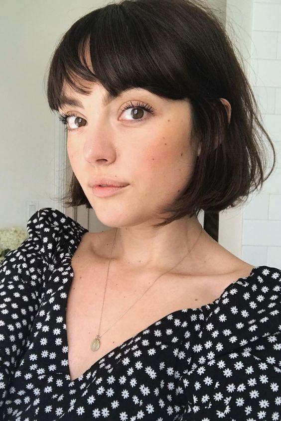 κλασικό_γαλλικό_καρέ_σε_μαύρα_μαλλιά_