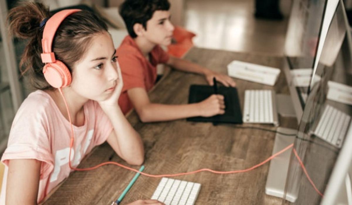 καραντίνα_αυξήθηκε_η_χρήση_του_διαδικτύου_στα_παιδιά_πόσο_επικίνδυνο_είναι_