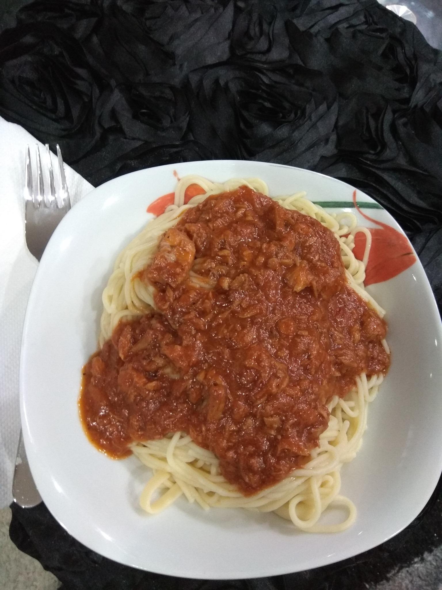 μακαρόνια_με_κόκκινη σάλτσα_τόνου_Συνταγή_