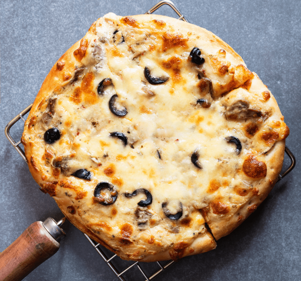 Συνταγή για λευκή σάλτσα: Ιδανική για πίτσα και μακαρονάδα_