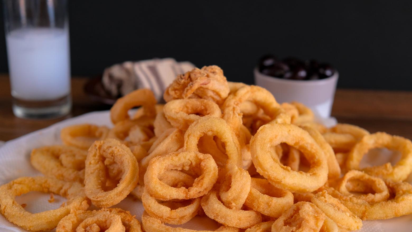 Συνταγή για Καλαμαράκια_ τηγανητά_ όπως _στις ταβέρνες_ Συνταγή για Καλαμαράκια_ τηγανητά_ όπως _στις ταβέρνες_