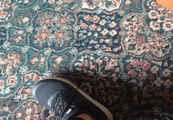 19_φωτογραφίες_που_μας_θυμίζουν_την_γιαγιά_ Χαλί_