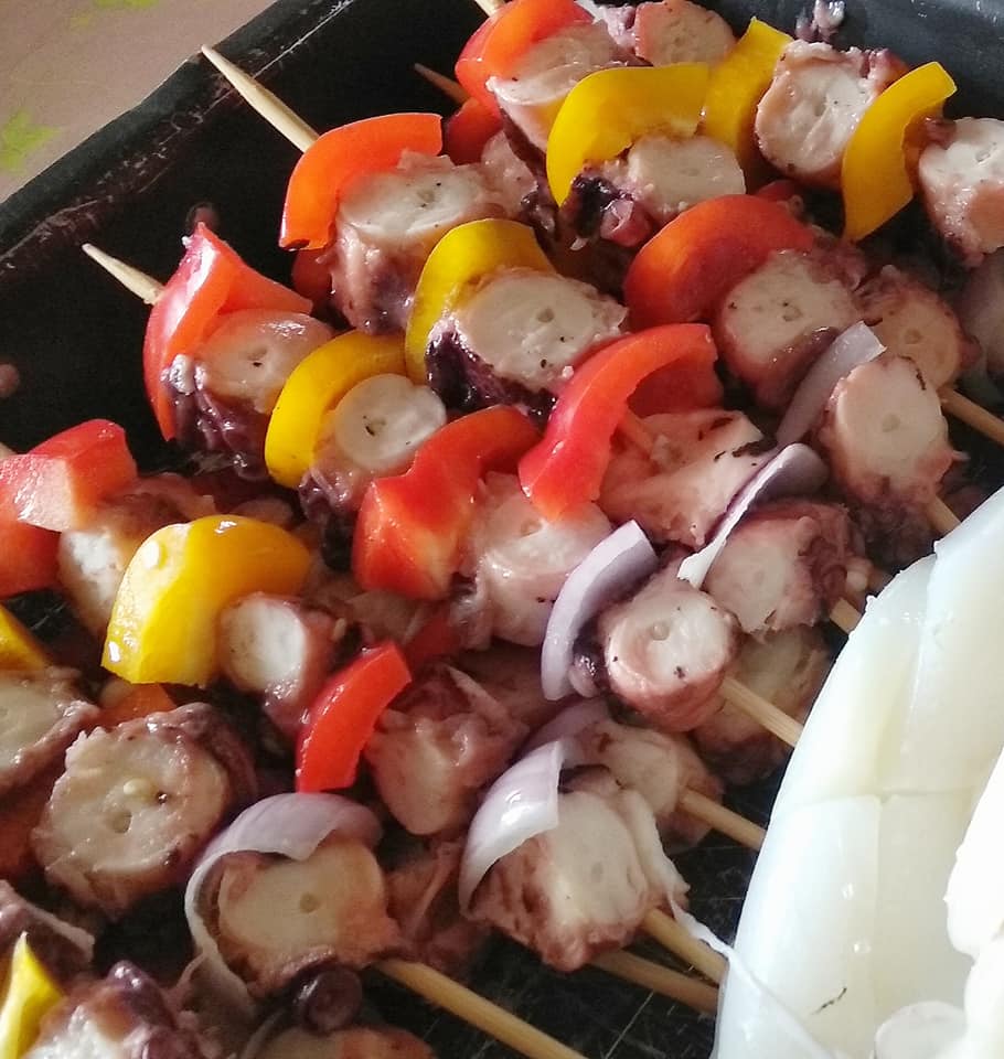 Σουβλάκια_ θαλασσινών_ με σάλτσα _μουστάρδας_ Συνταγή_